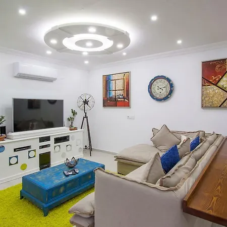 Sleeps 4 Pool Air Con Wifi Вилла