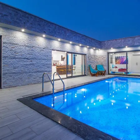 Вилла Sleeps 4 Pool Air Con Wifi